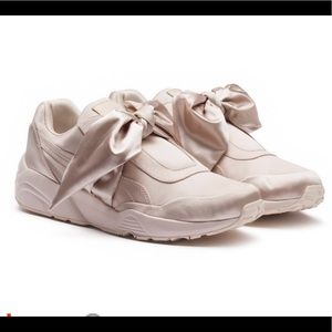 SOLD Women’s PUMA Fenty sneakers. Size 8.